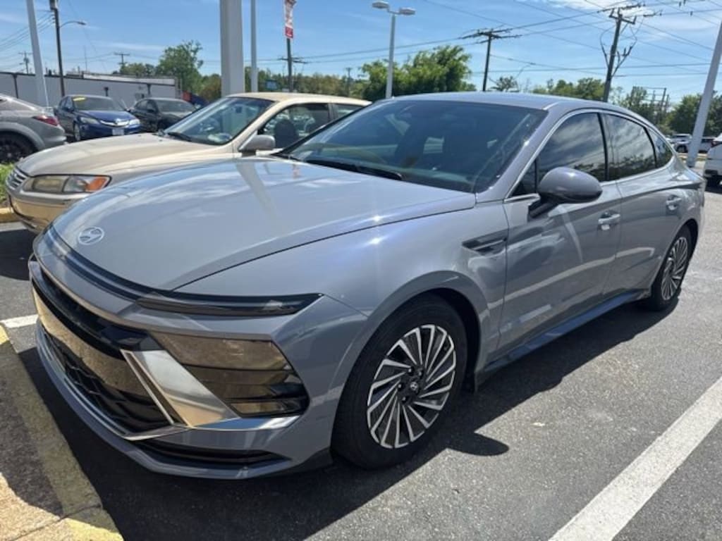 Used 2025 Hyundai Sonata Hybrid SEL Sedan