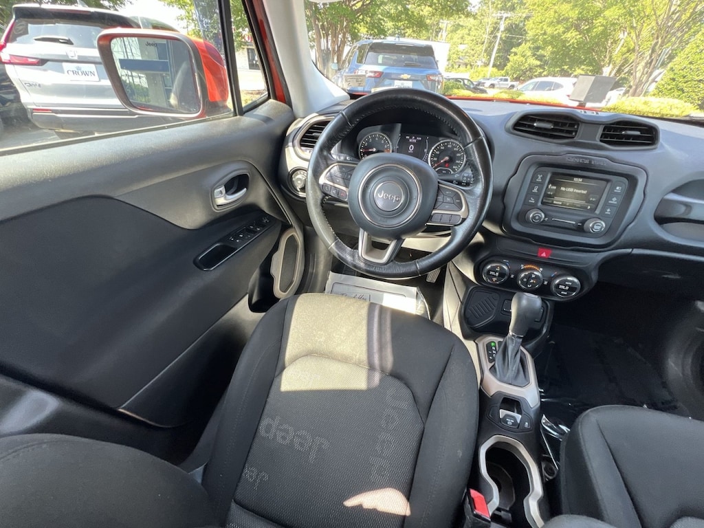 Used 2017 Jeep Renegade Latitude FWD SUV