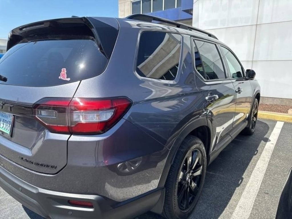 Used 2025 Honda Pilot Black Edition SUV