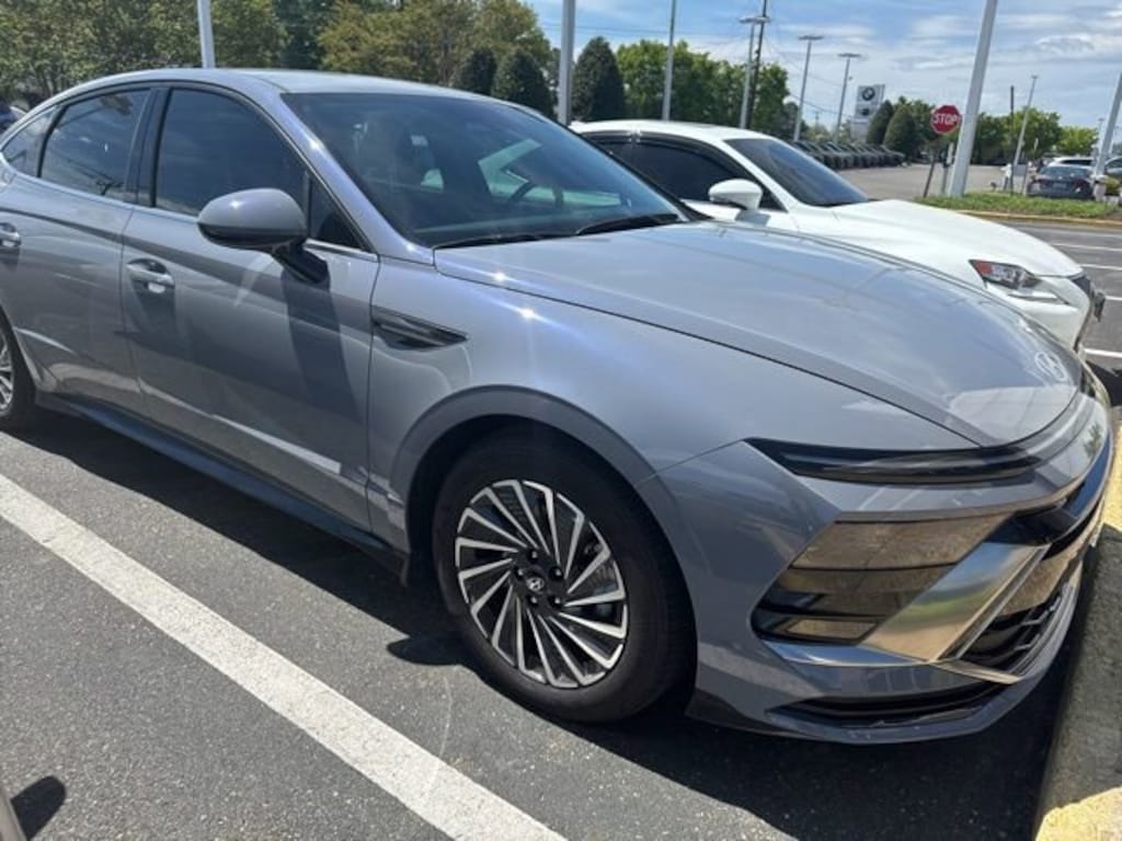Used 2025 Hyundai Sonata Hybrid SEL Sedan