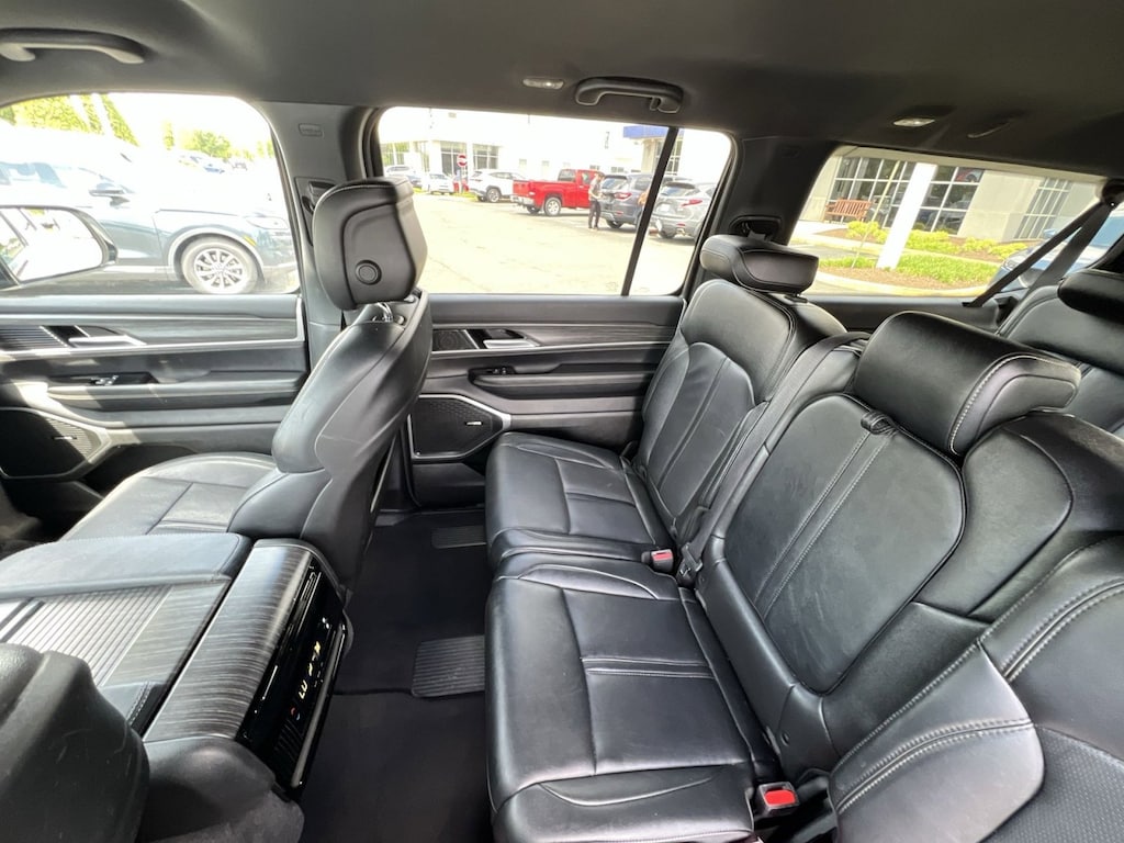 Used 2024 Jeep Wagoneer L Series II SUV