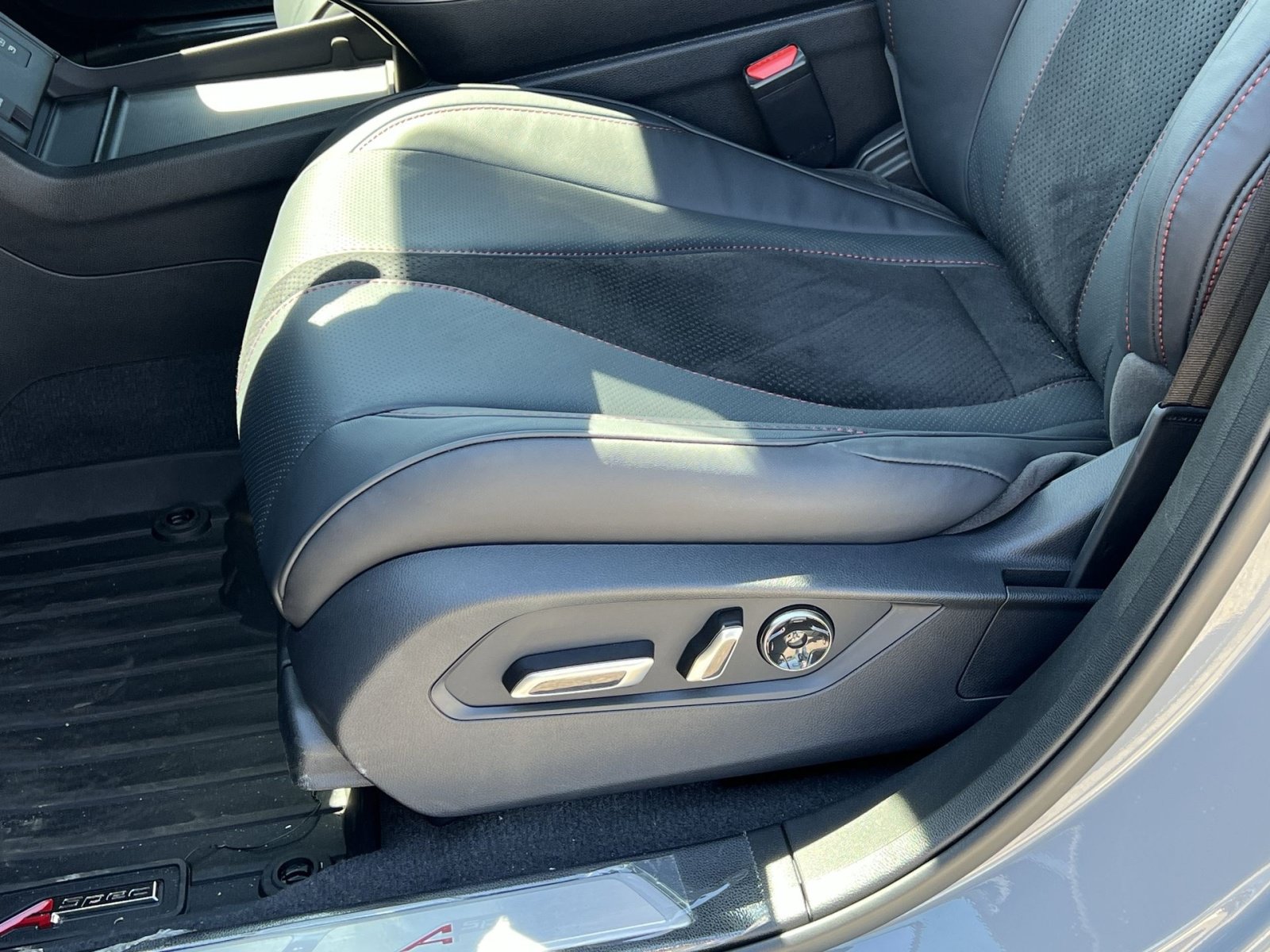 2026 Acura RDX A-Spec Package - Photo 11