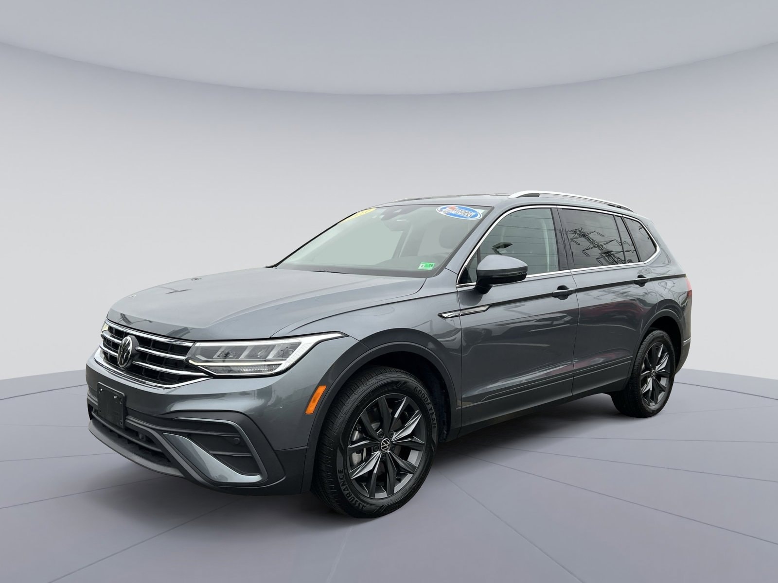 2023 Volkswagen Tiguan 2.0T SE 4Motion's photo