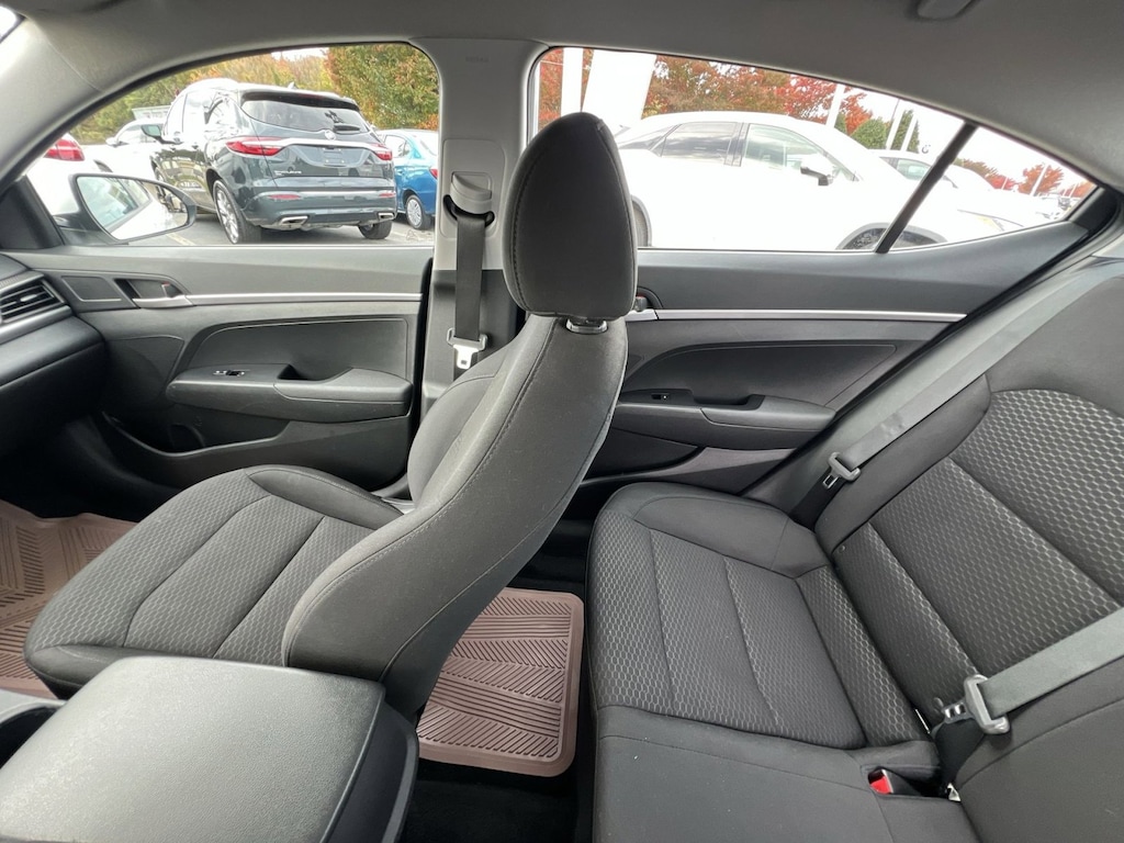 Used 2019 Hyundai Elantra SE Sedan