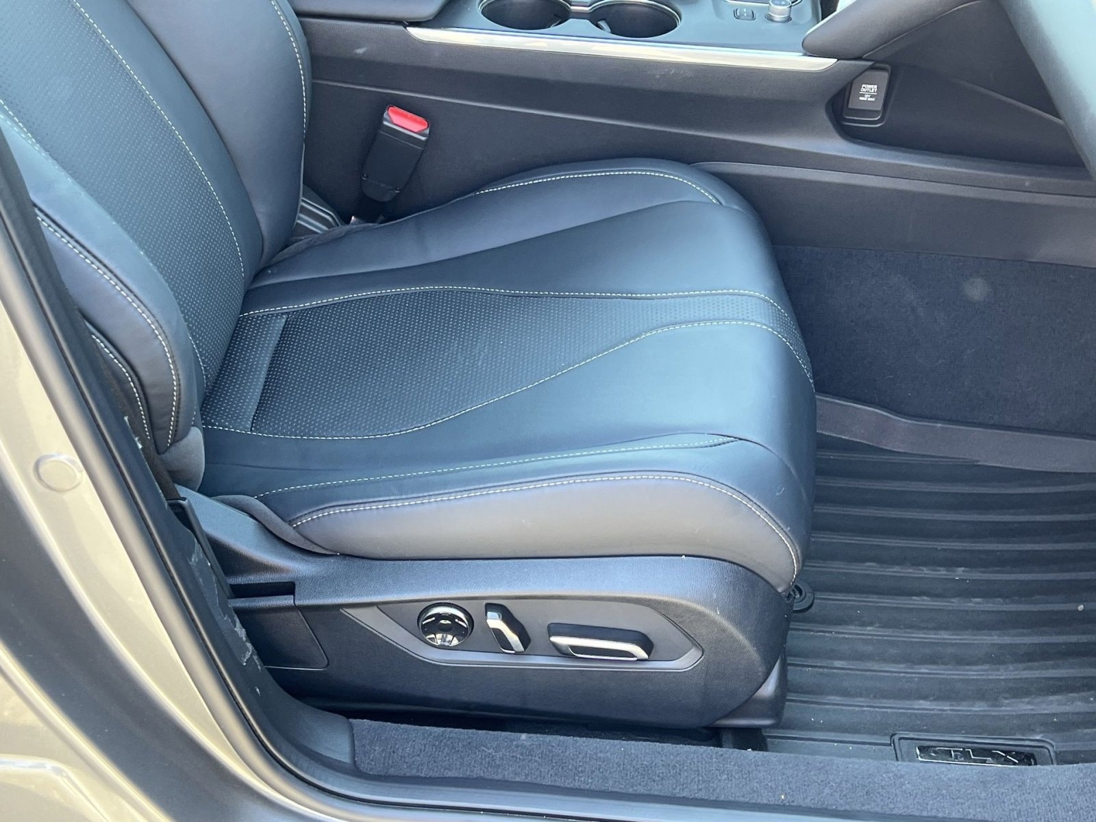 2025 Acura TLX Technology Package - Photo 31