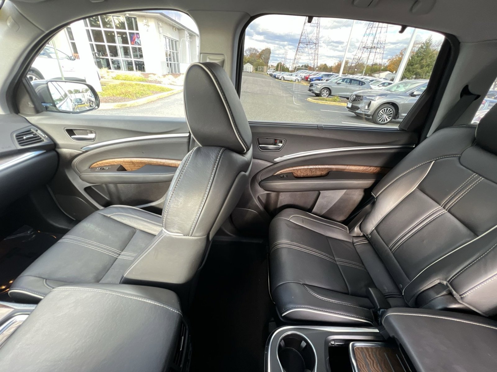 2020 Acura MDX SH-AWD Advance photo 3