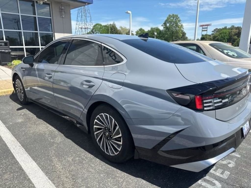 Used 2025 Hyundai Sonata Hybrid SEL Sedan
