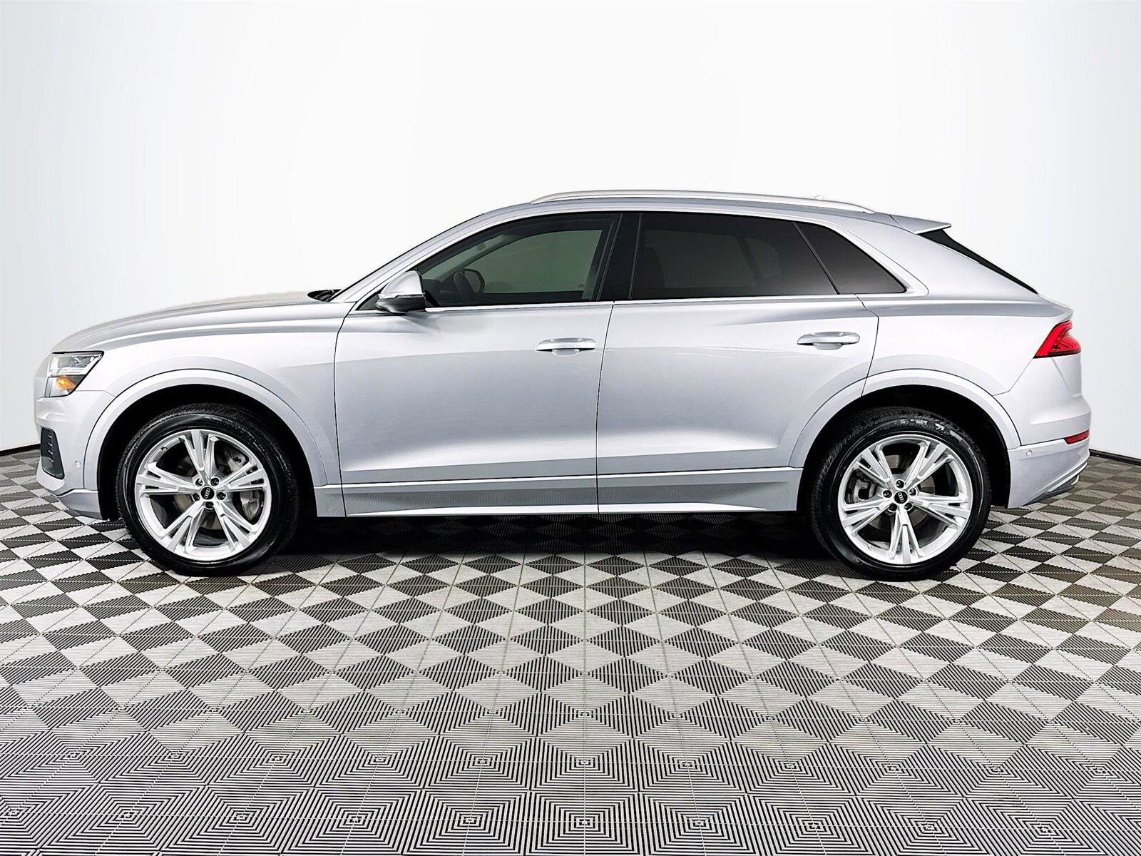 2022 Audi Q8 55 Premium Plus photo 4