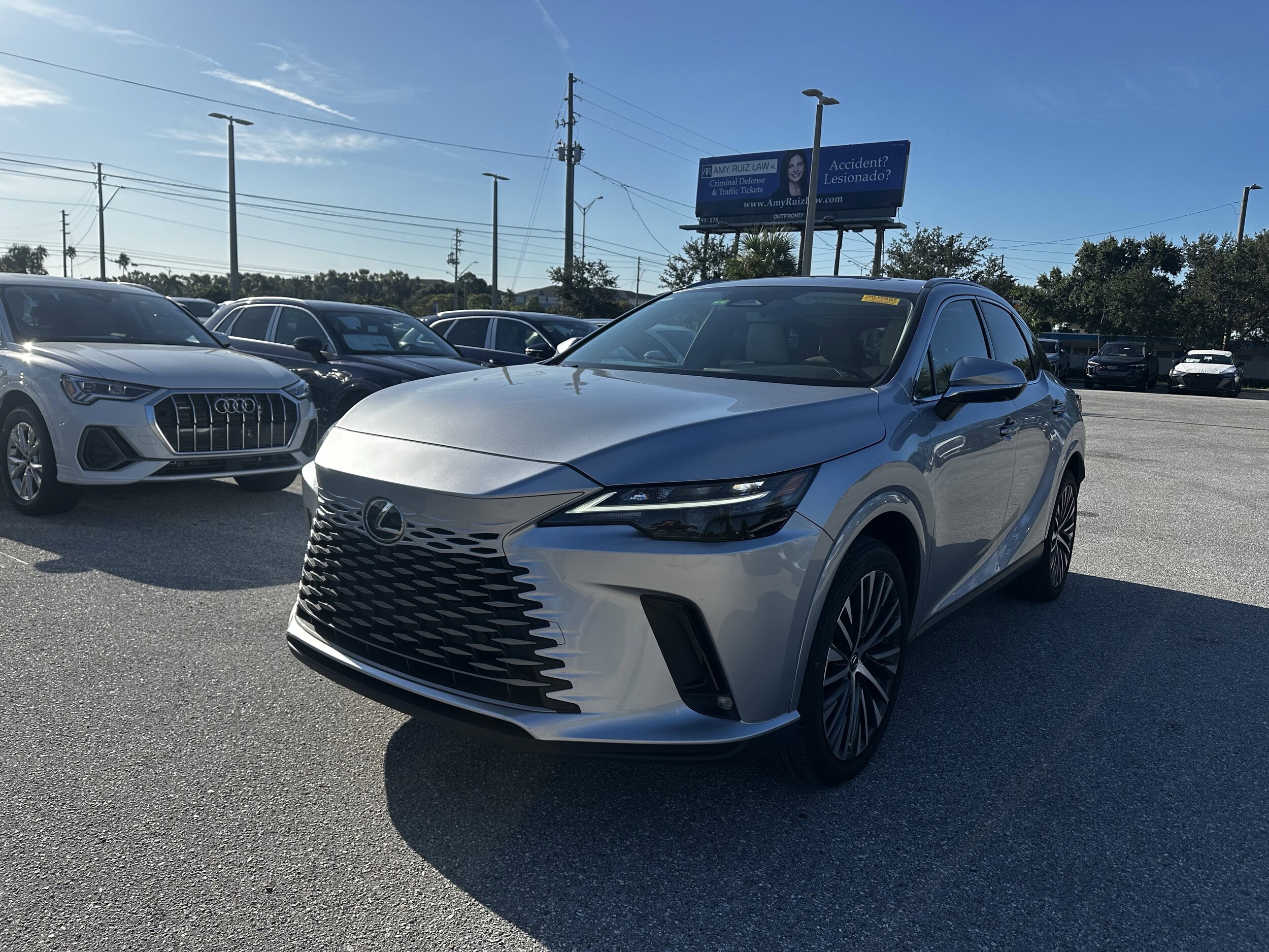 2023 Lexus RX 350 Premium photo 2