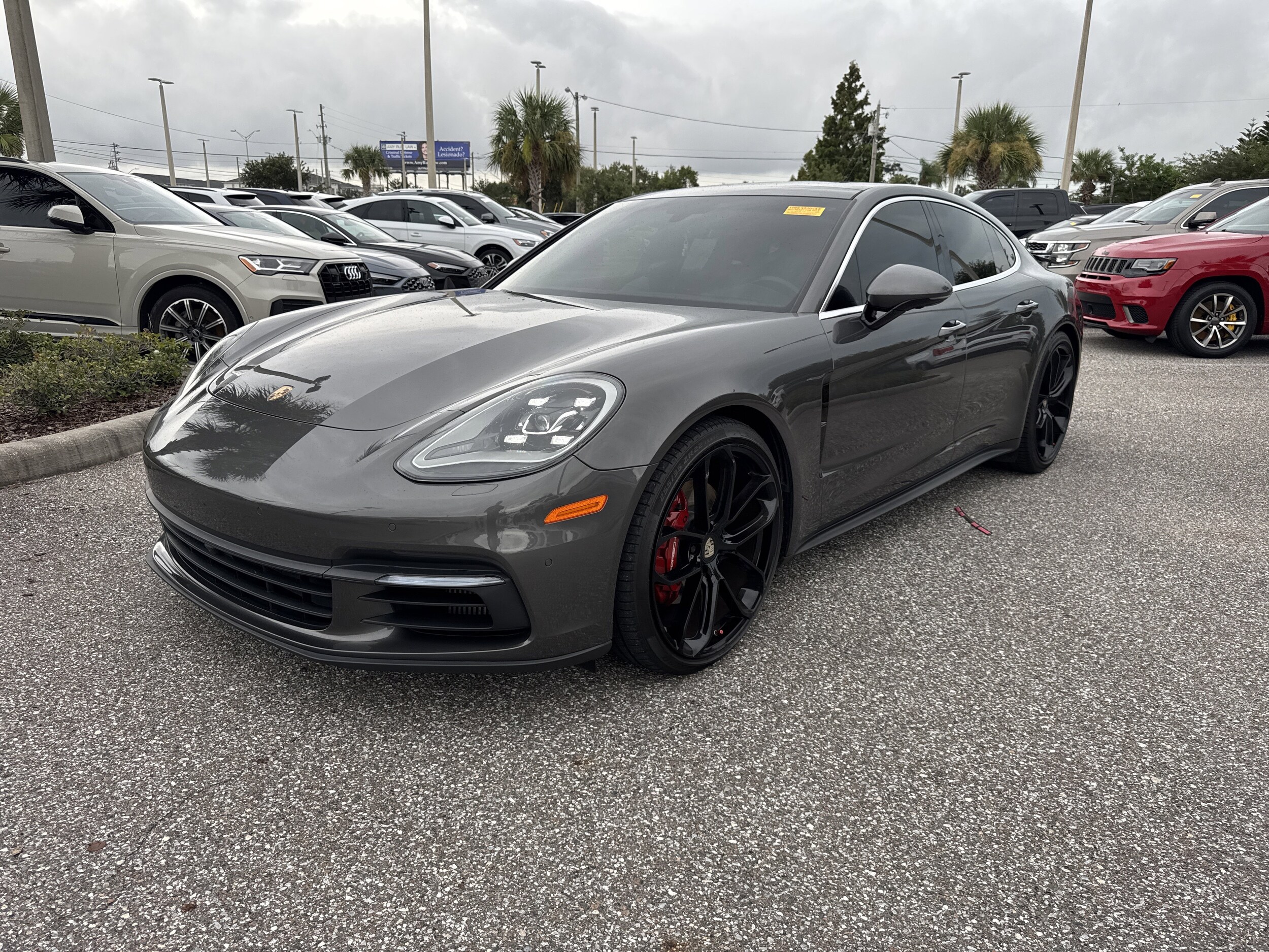 2018 Porsche Panamera 4S photo 2