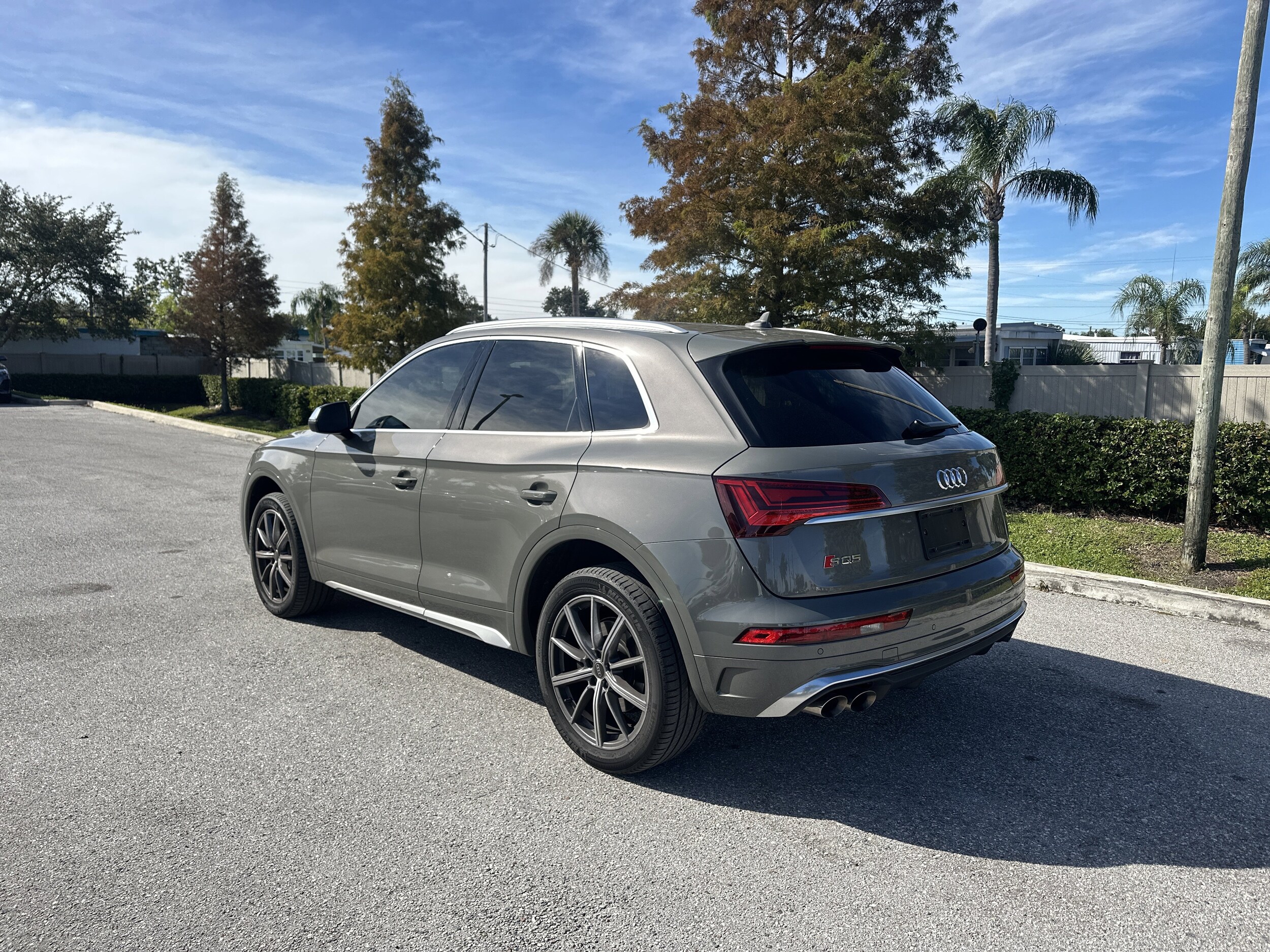 2023 Audi SQ5 Premium Plus photo 2