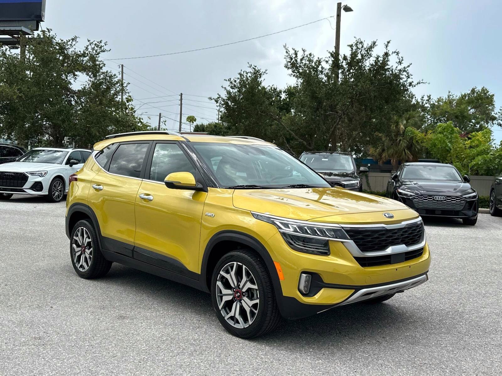 2021 Kia Seltos SX photo 2