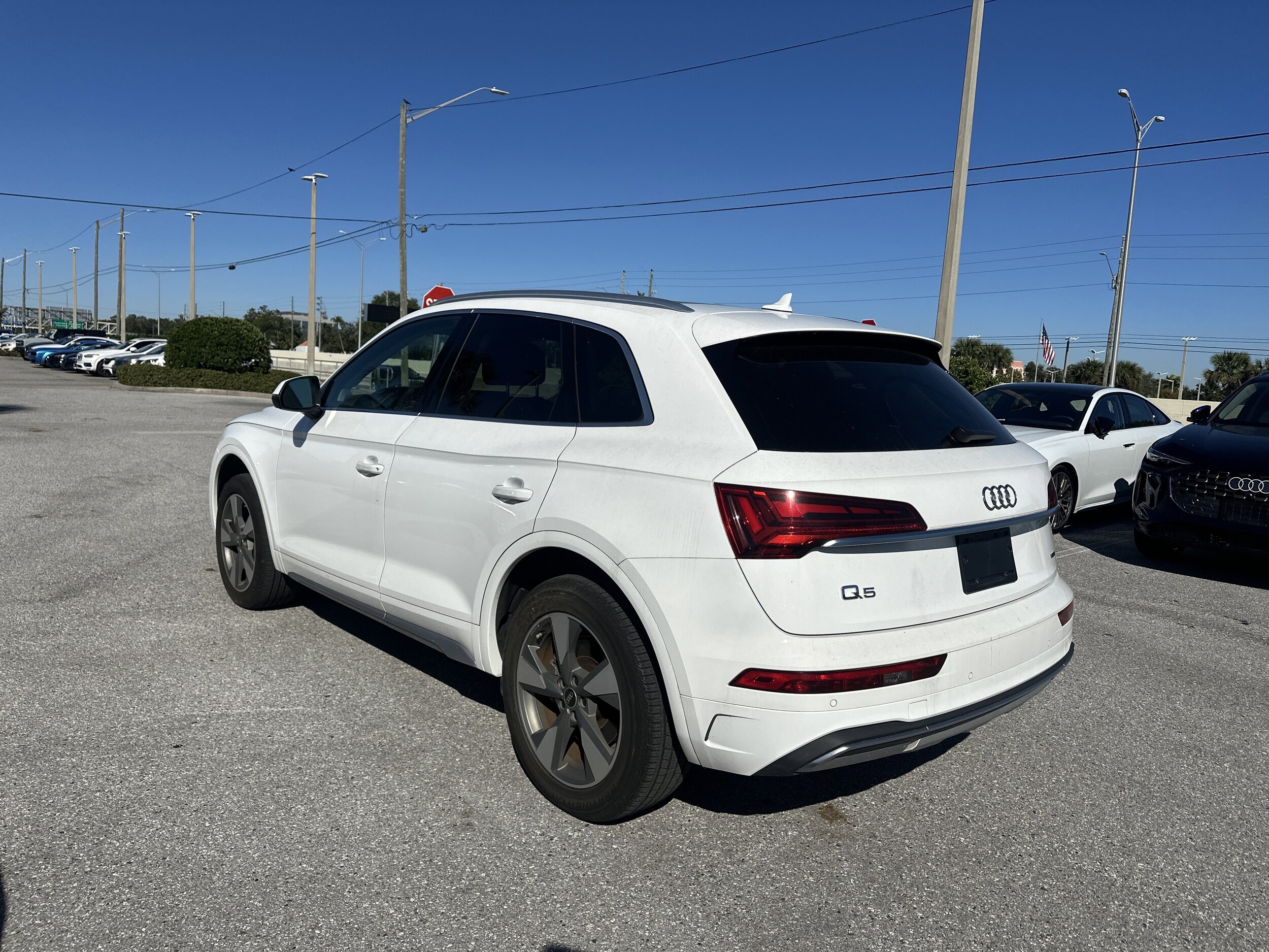 2022 Audi Q5 Premium 40 TFSI photo 2