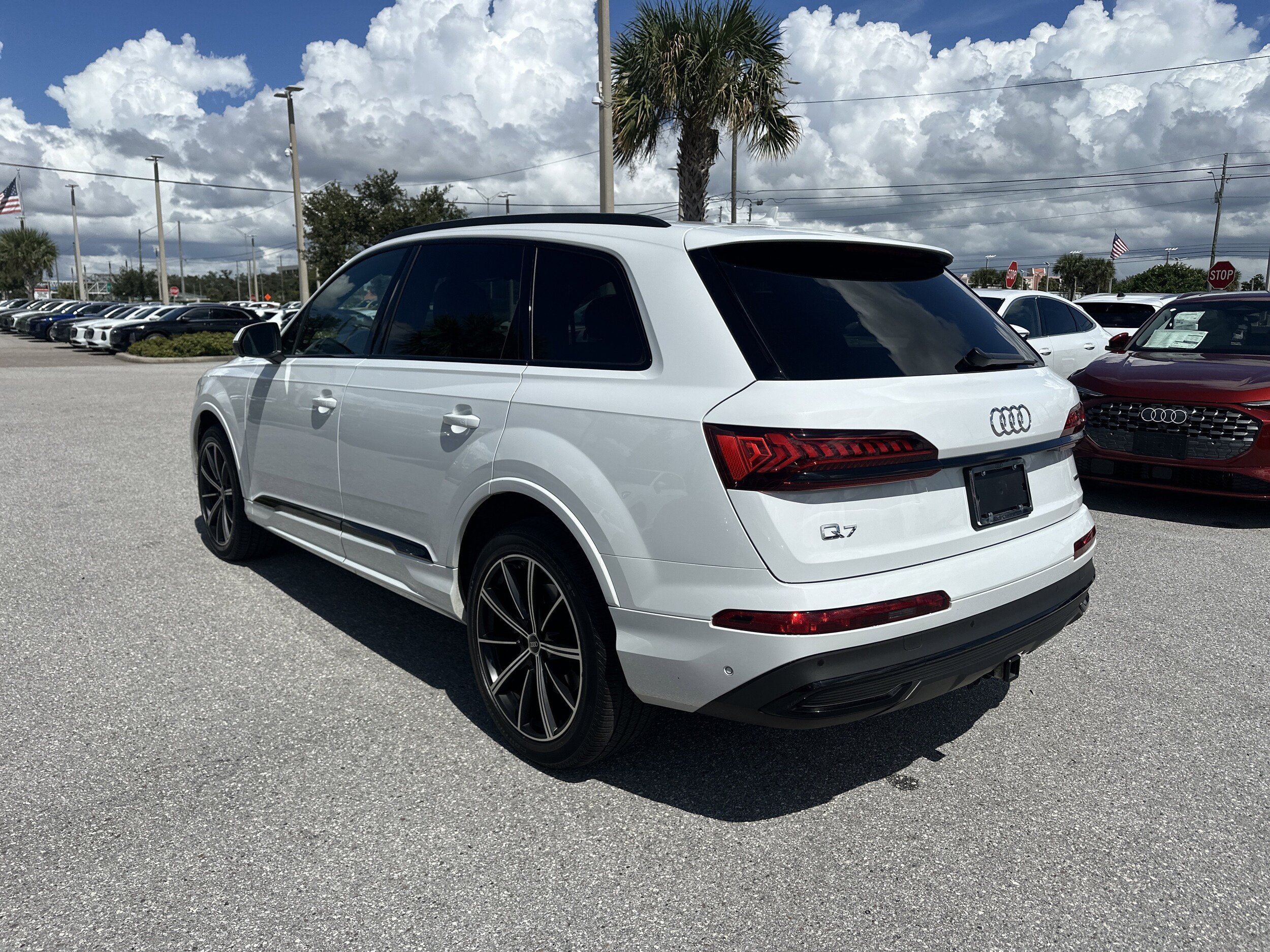 2023 Audi Q7 Premium Plus photo 2