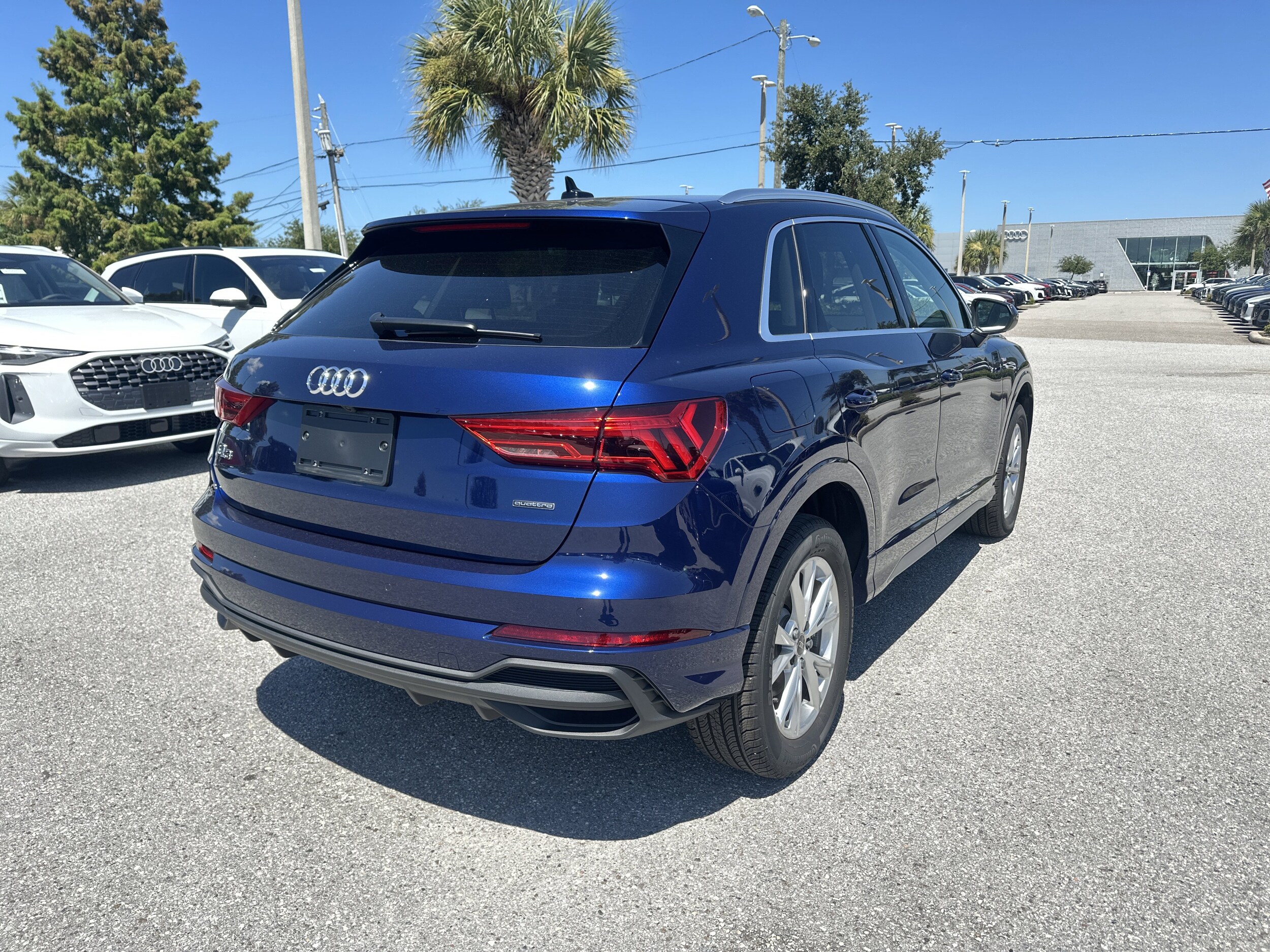 2025 Audi Q3 S line Premium photo 2