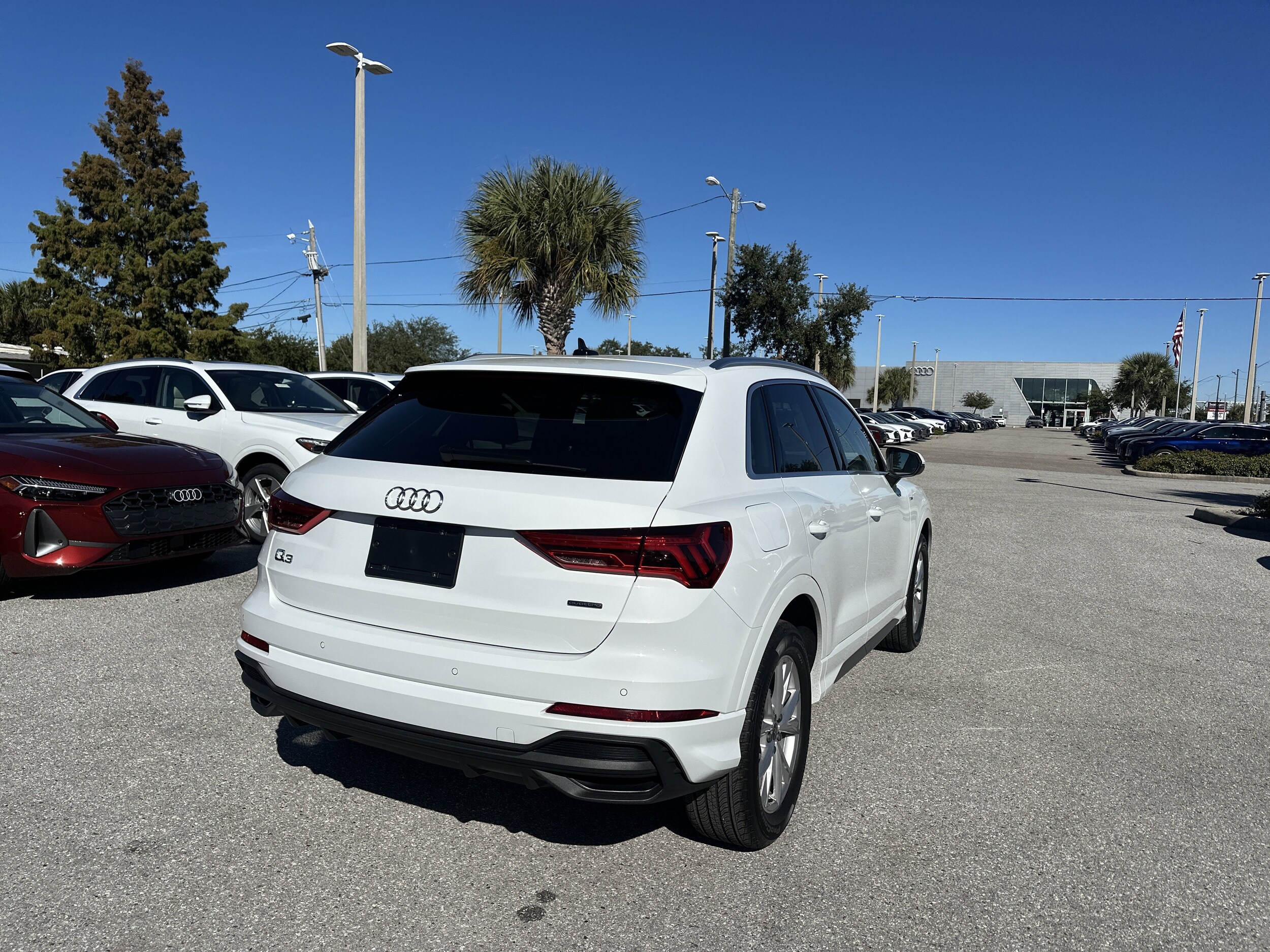 2025 Audi Q3 S line Premium Plus photo 4