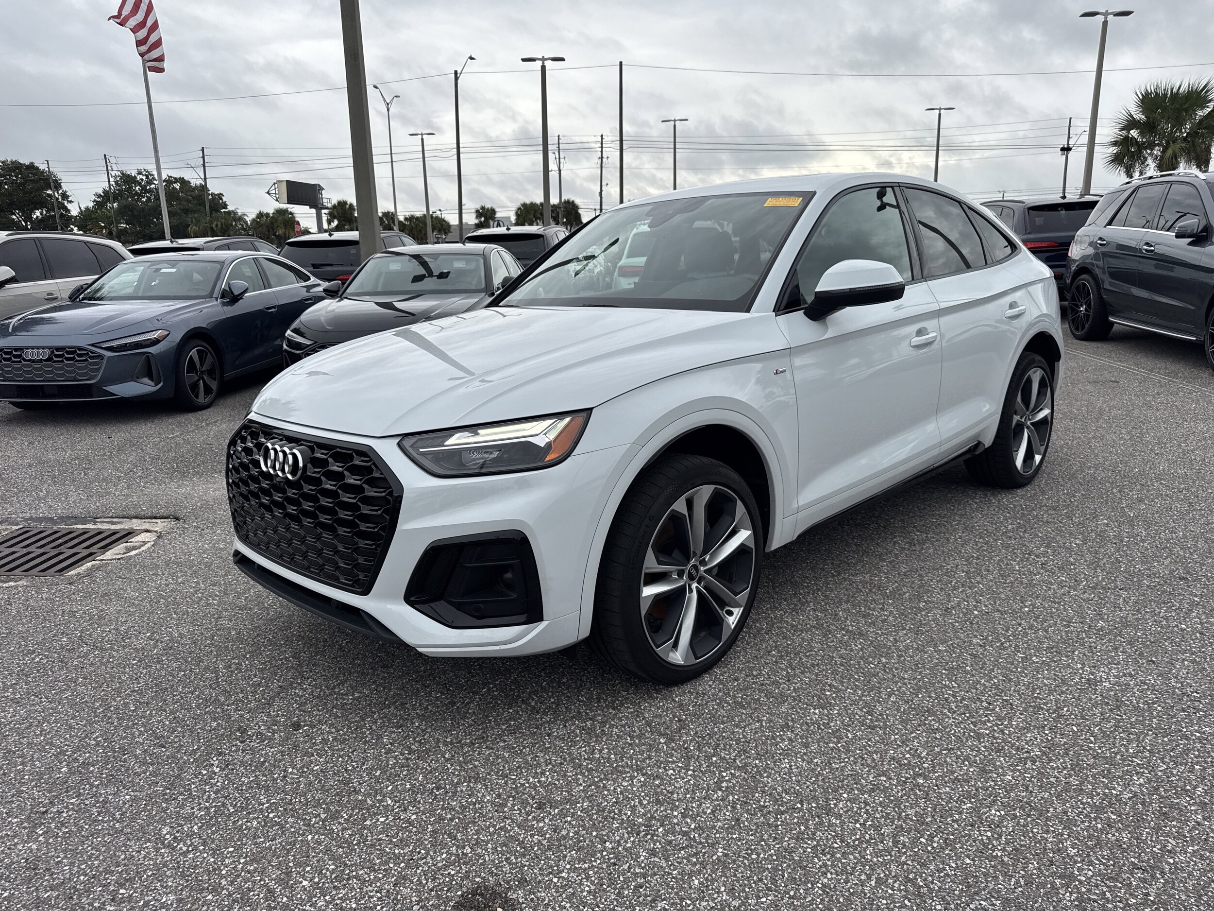 2022 Audi Q5 Sportback S line Premium Plus 45 TFSI photo 2