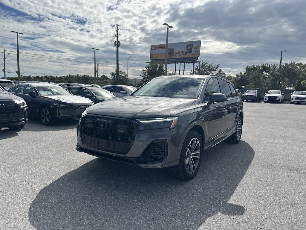 Certified 2025 Audi Q7 Premium SUV