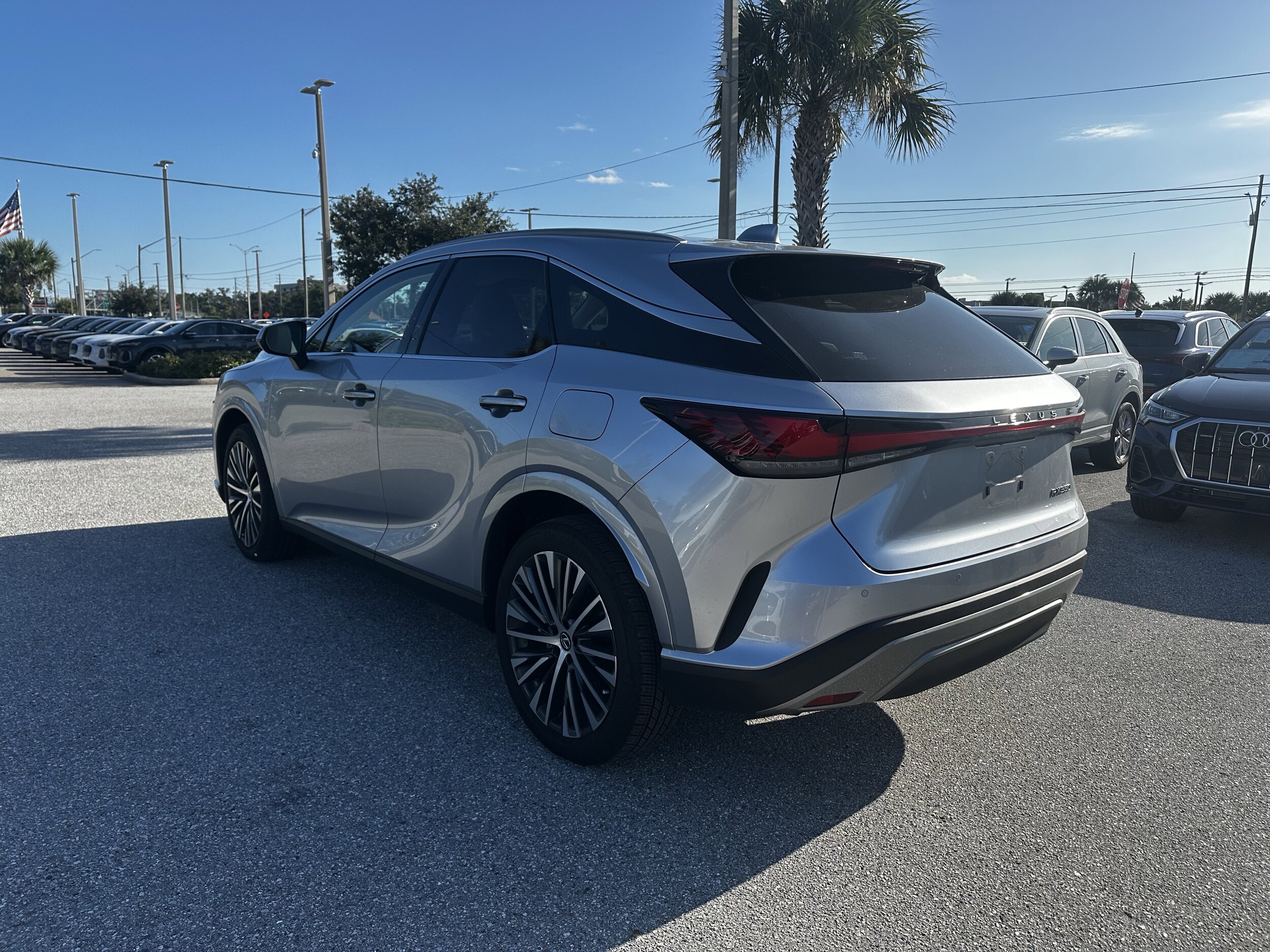 2023 Lexus RX 350 Premium photo 3