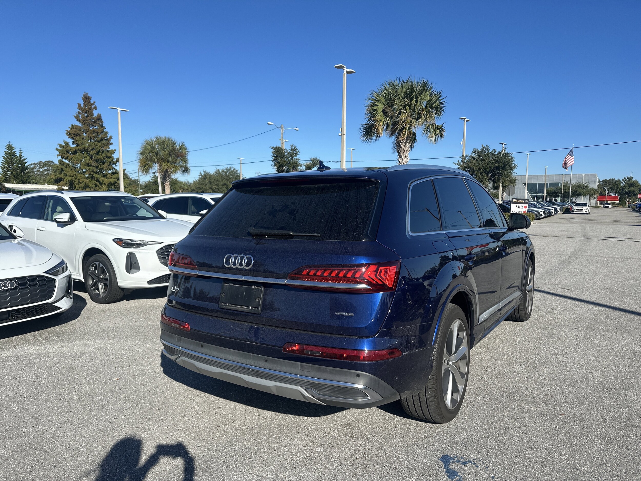 2022 Audi Q7 Premium Plus photo 2