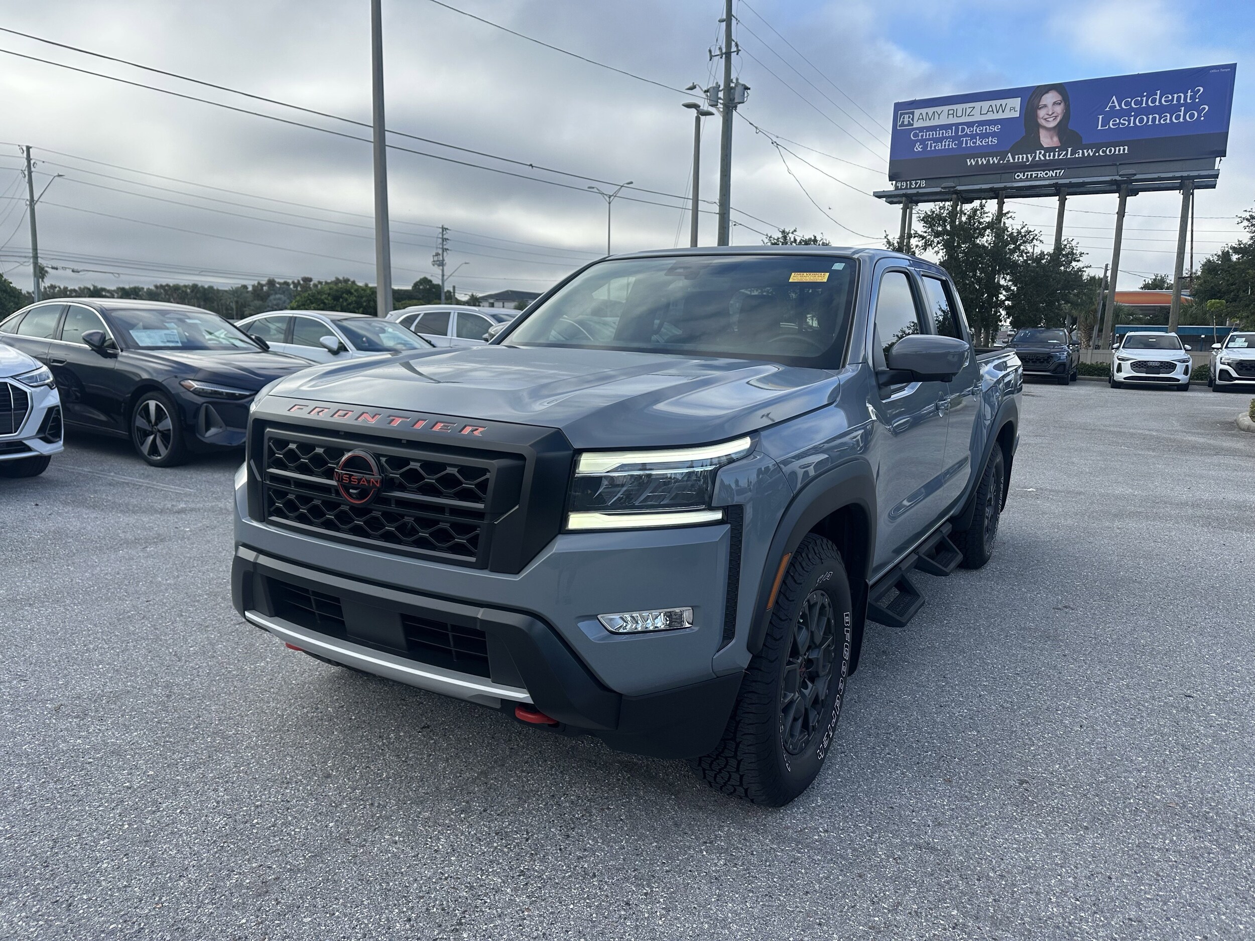 2024 Nissan Frontier PRO-X Crew Cab photo 2