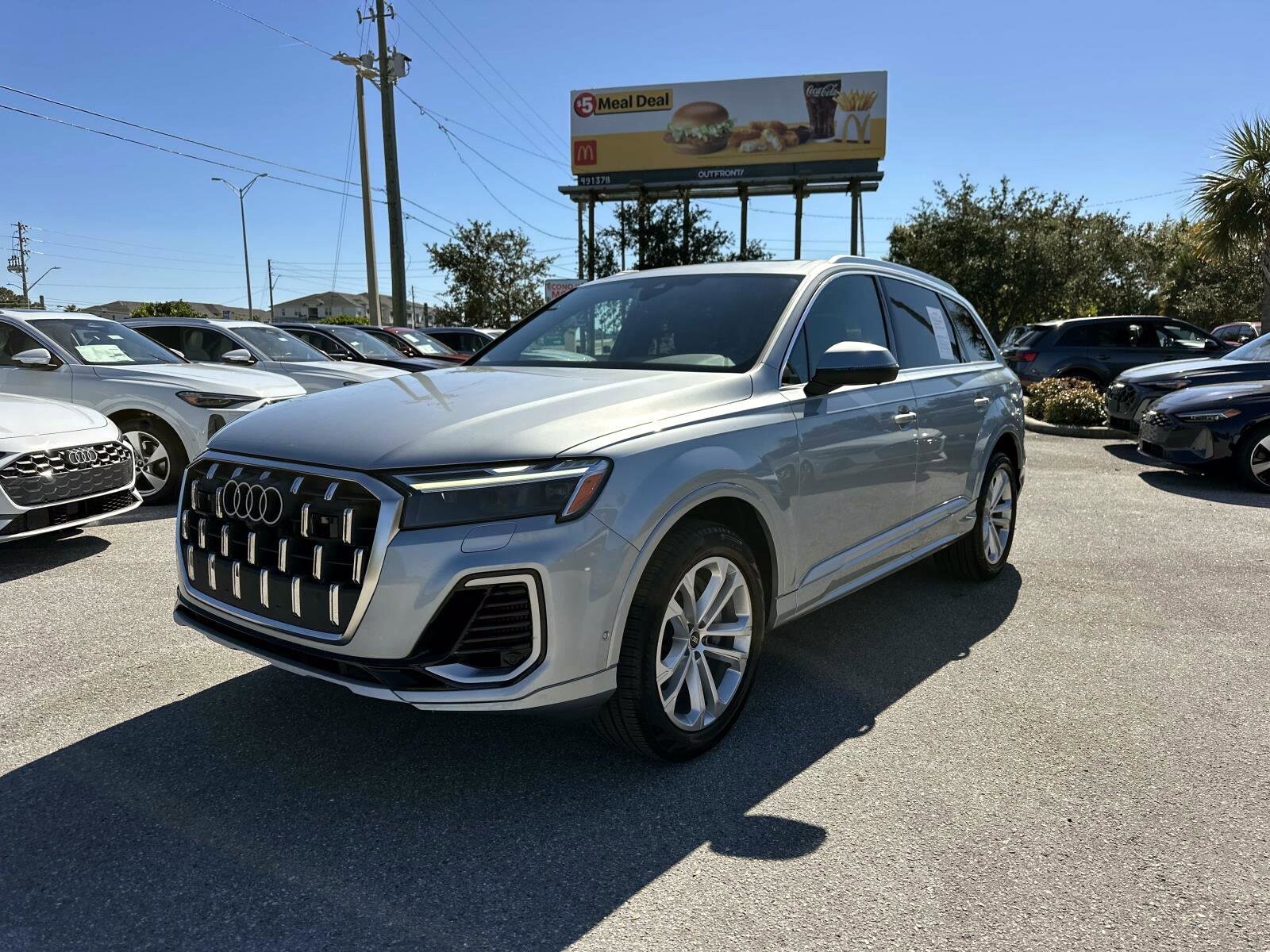 2025 Audi Q7 Premium Plus photo 2