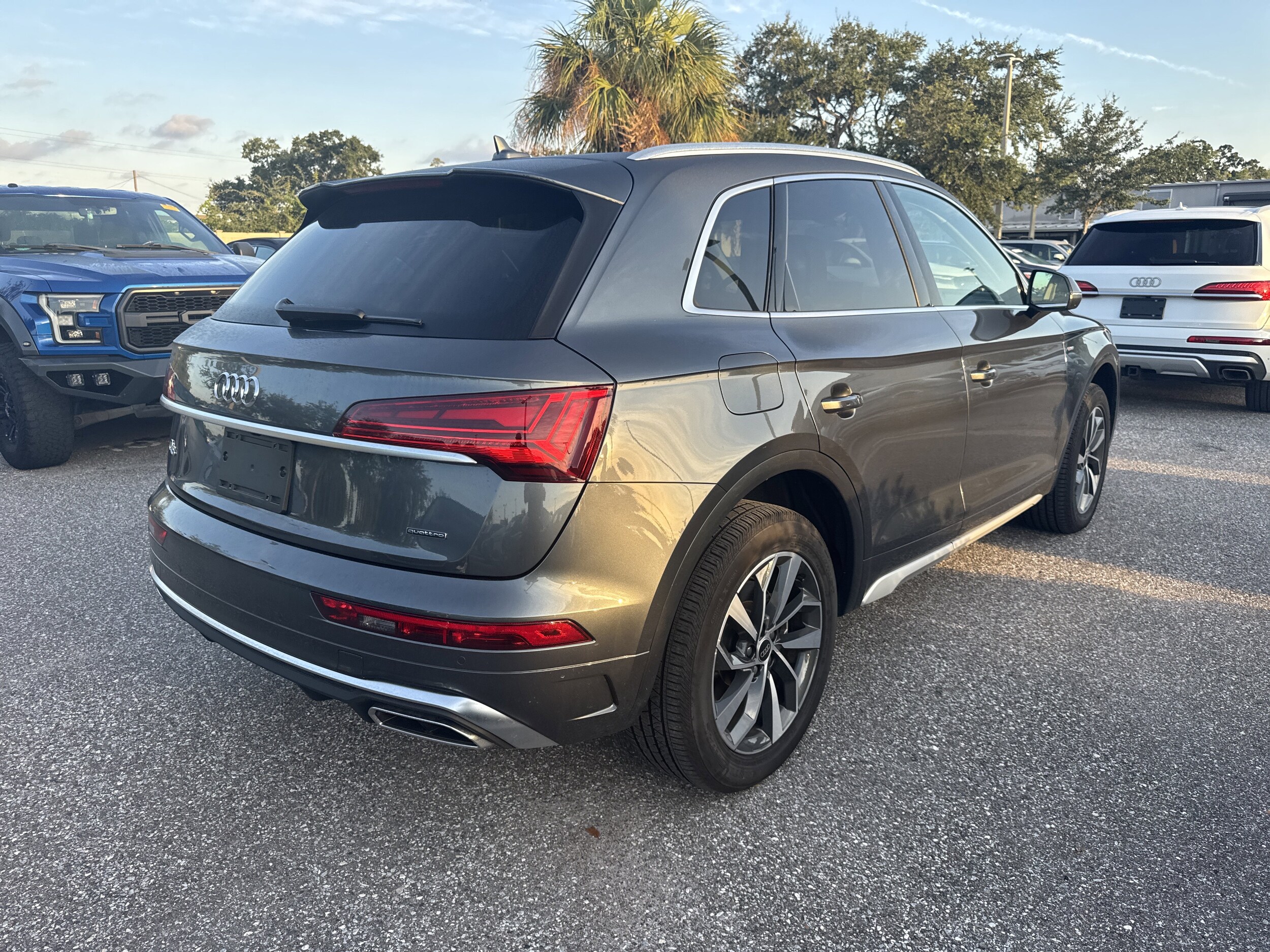2025 Audi Q5 S line Premium Plus photo 3