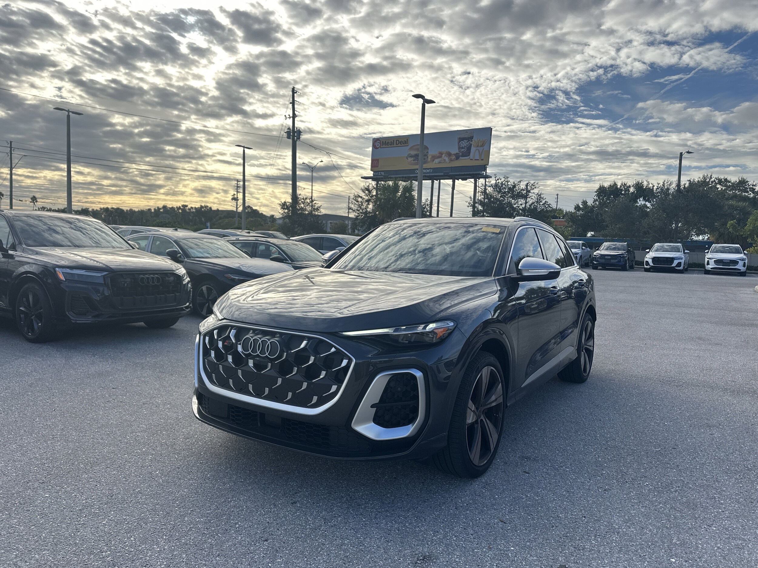 2025 Audi SQ5 Premium Plus photo 2