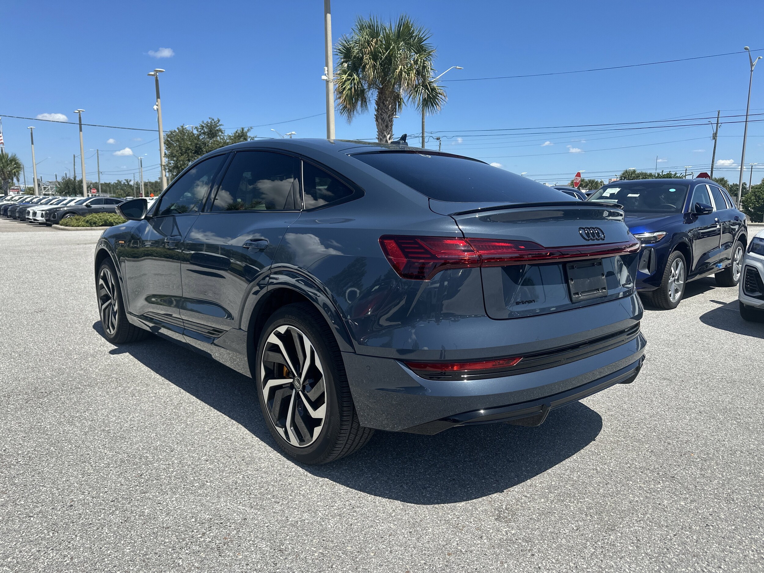 2023 Audi e-tron Sportback S line Premium Plus photo 3