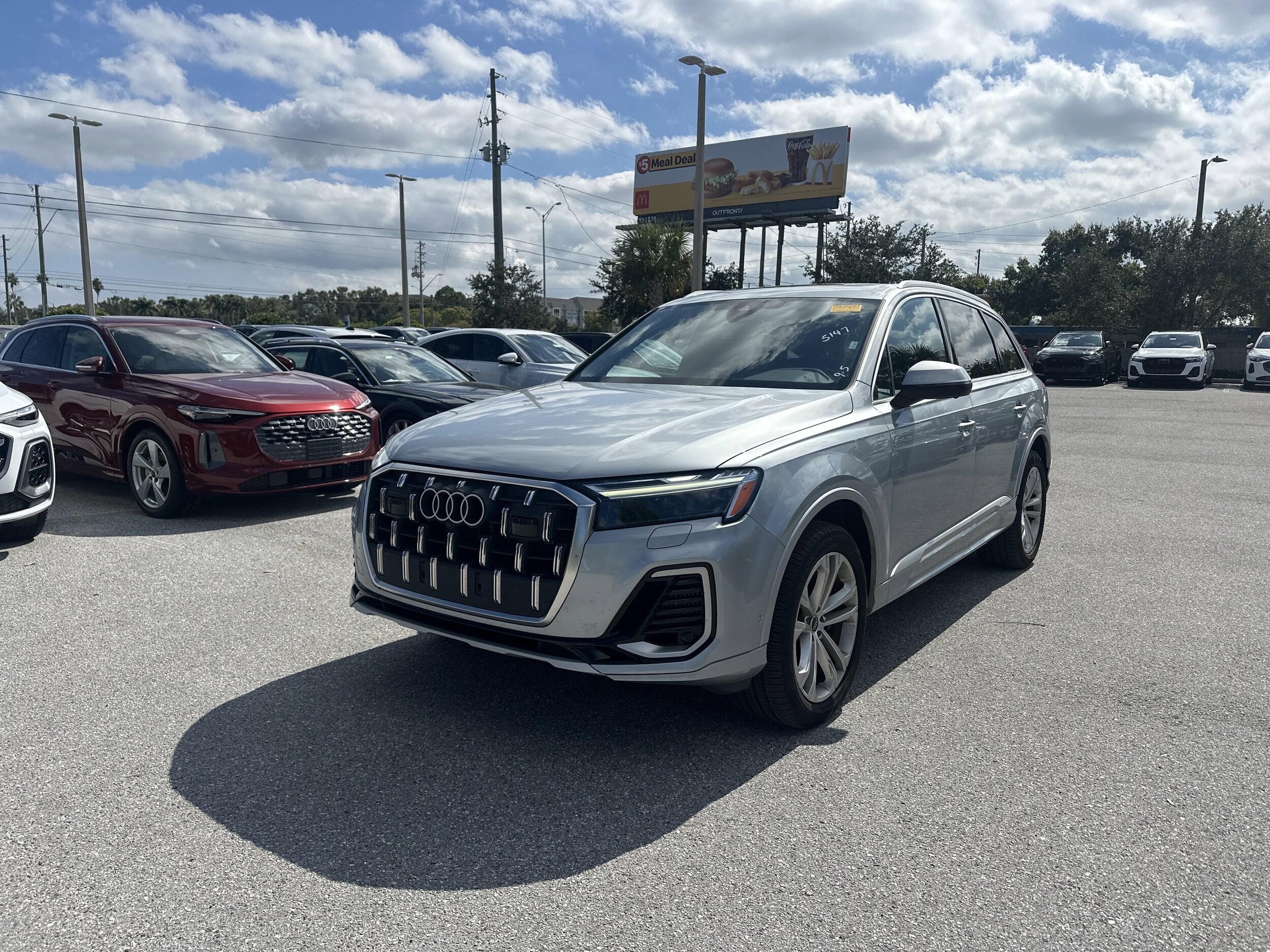 2025 Audi Q7 Premium Plus photo 2