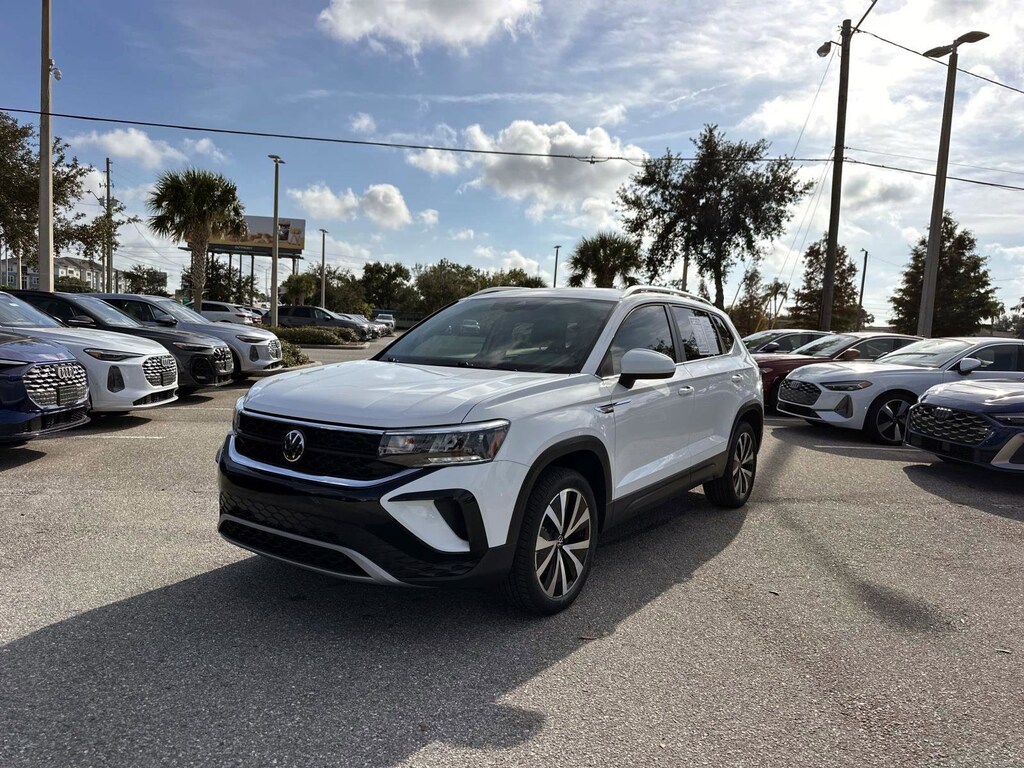 Used 2023 Volkswagen Taos SE SE FWD