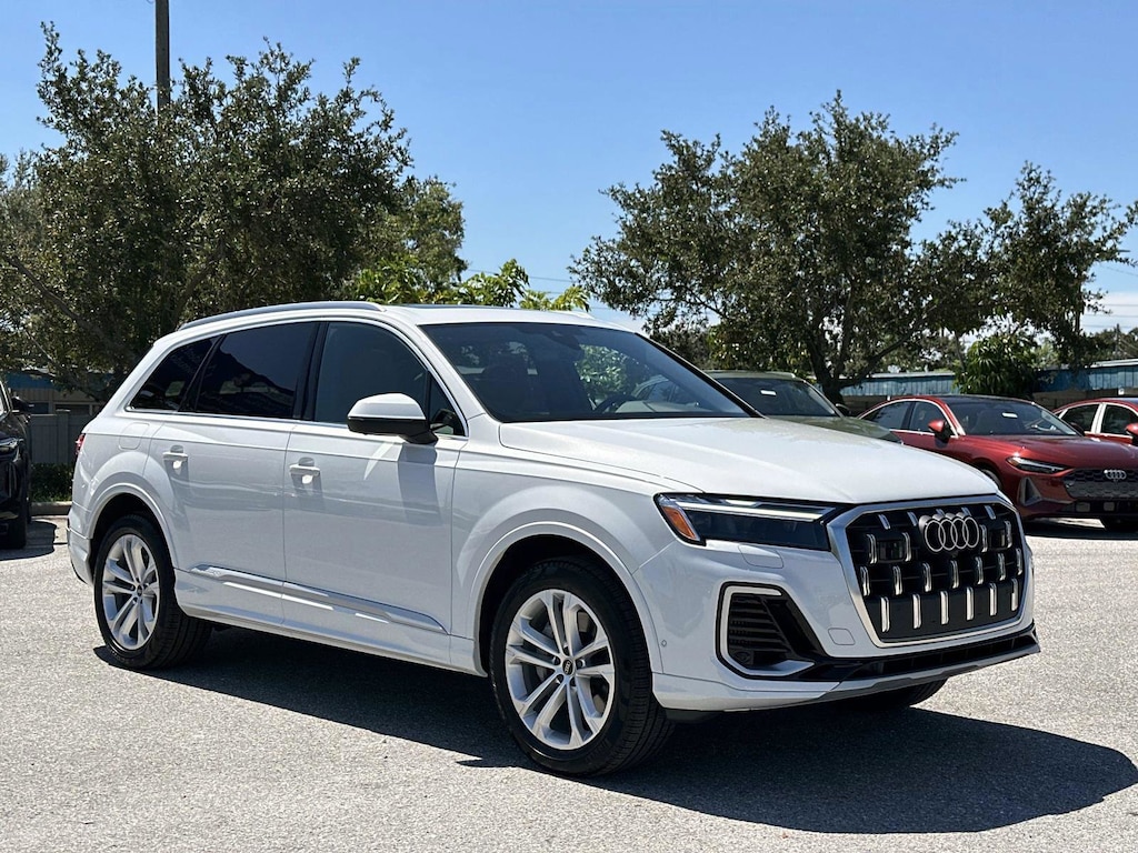 Used 2025 Audi Q7 Premium SUV