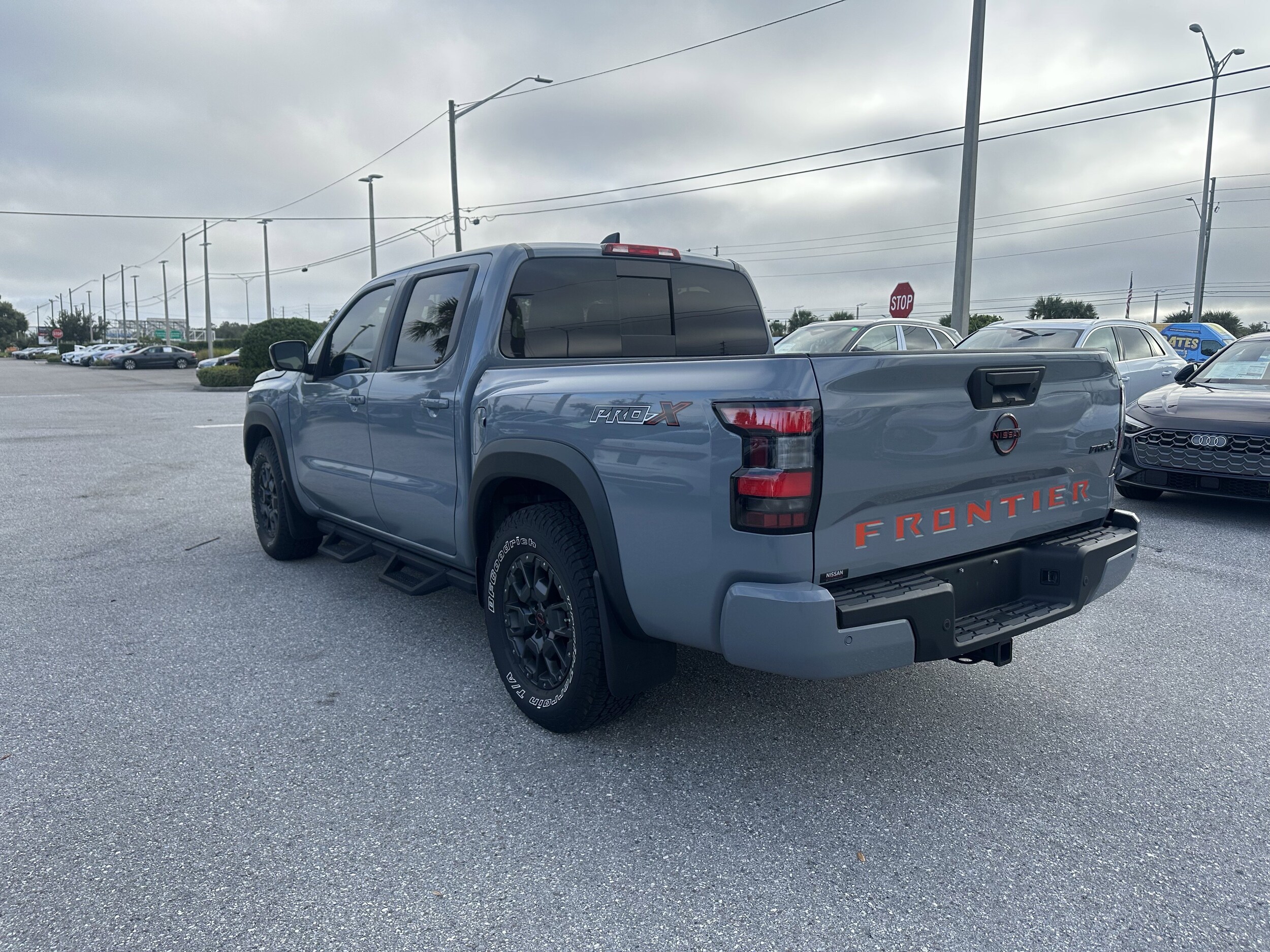 2024 Nissan Frontier PRO-X Crew Cab photo 2