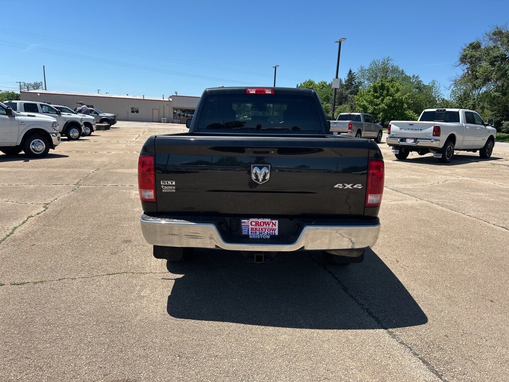2016 Ram 1500 SLT photo 4