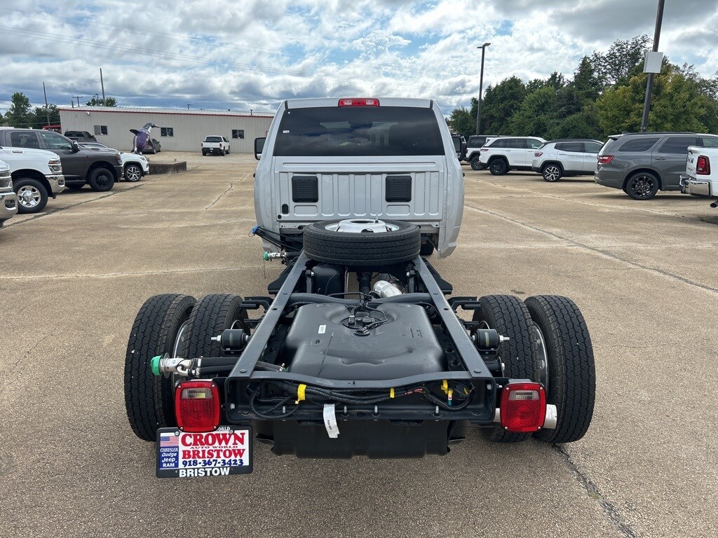 2026 Ram 5500 Tradesman photo 2