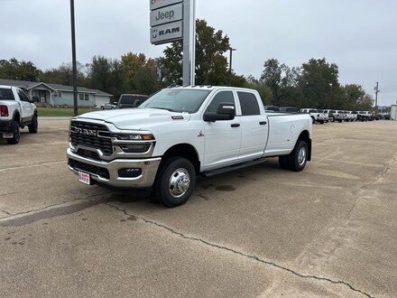 2026 Ram 3500 TRADESMAN CREW CAB 4X4 8' BOX Pickup