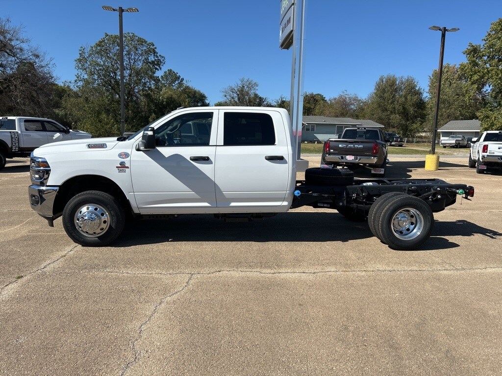 2026 Ram 3500 Tradesman photo 2