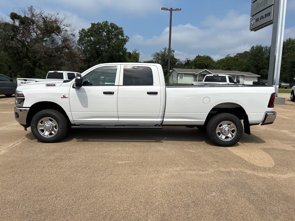 2025 Ram 2500 Tradesman photo 2