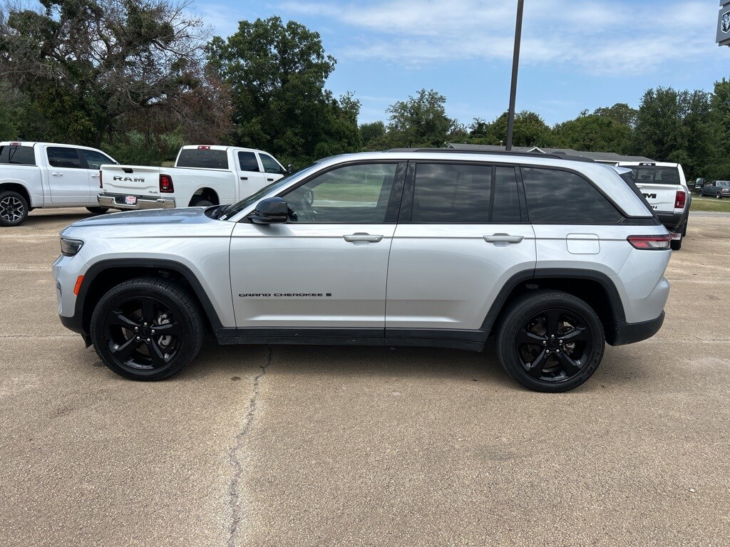 2023 Jeep Grand Cherokee Altitude X photo 2