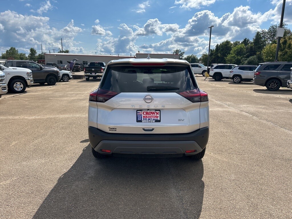 2023 Nissan Rogue SV photo 3