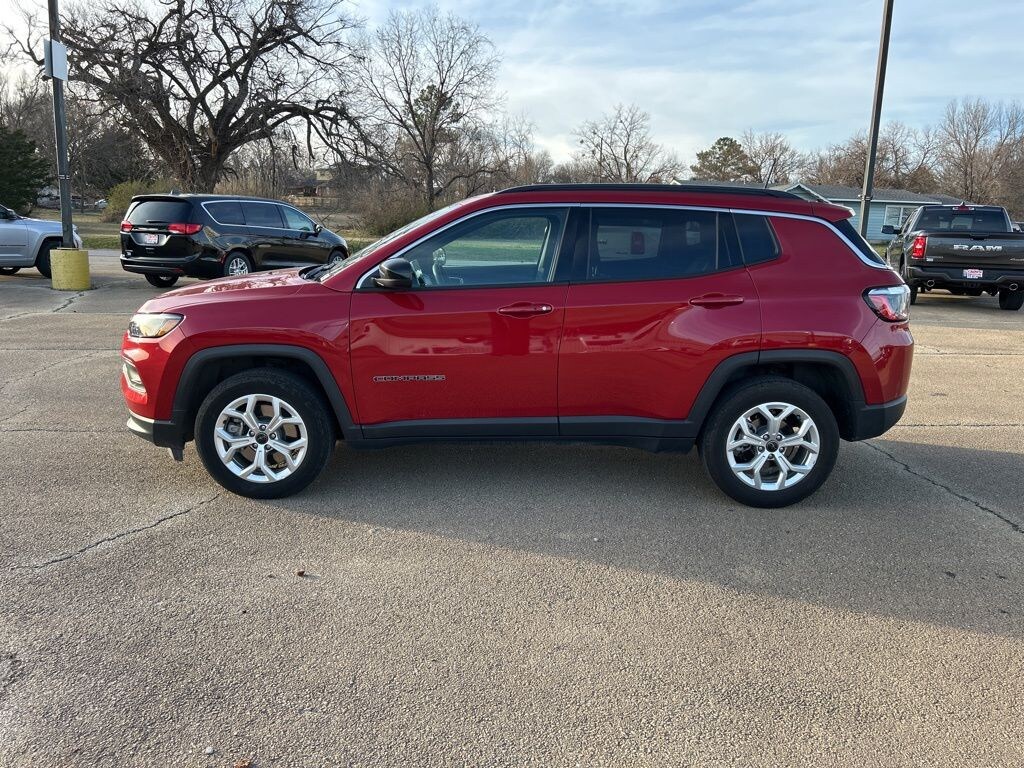 Used 2025 Jeep Compass Latitude SUV