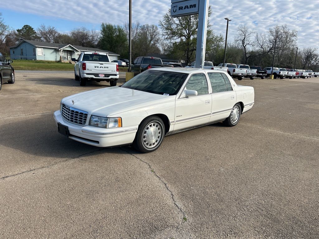 1997 Cadillac DeVille's photo