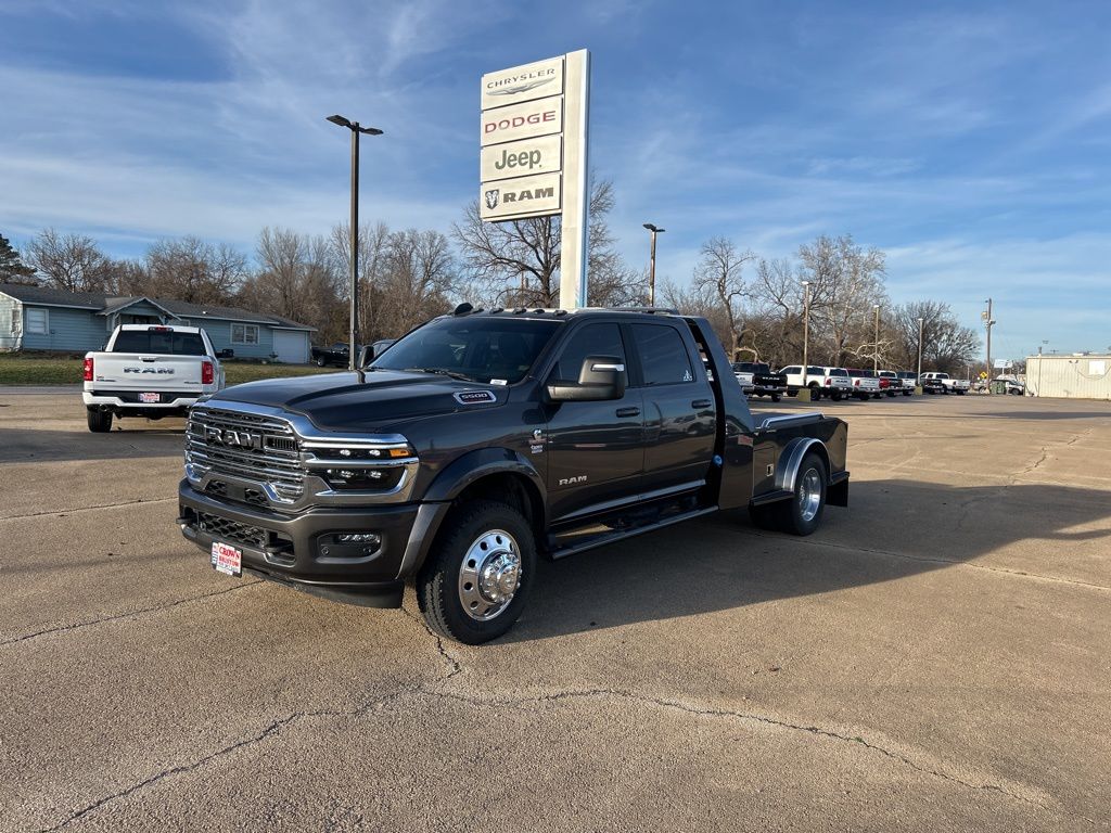 2025 RAM 5500 Big Horn 4X4 Crew Cab DRW 173" WB's photo