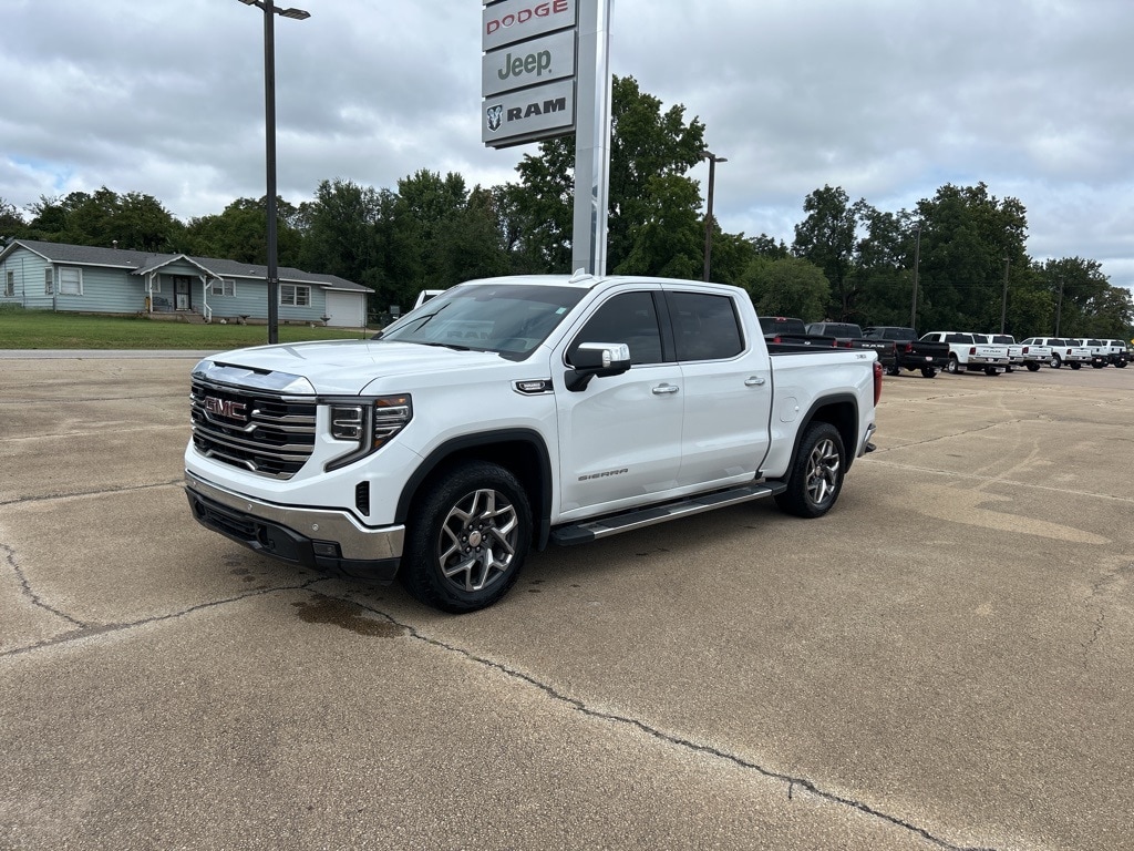 2023 GMC Sierra 1500 SLT's photo
