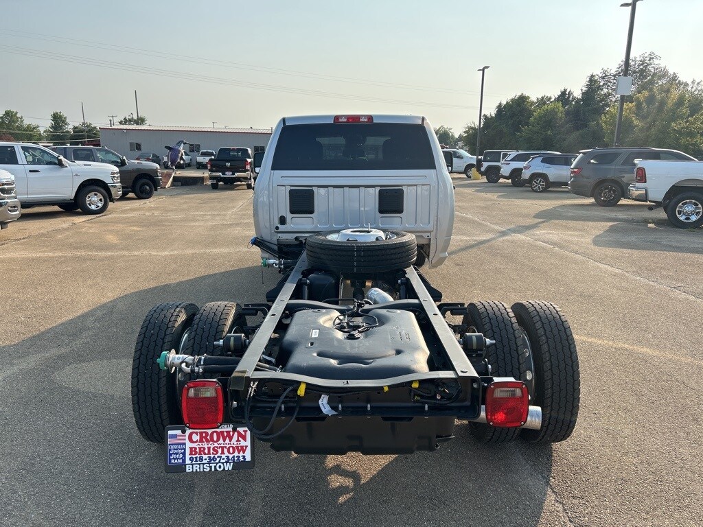 2026 Ram 5500 Tradesman photo 3
