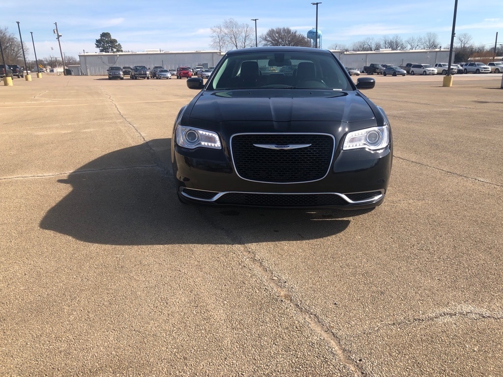 Used 2018 Chrysler 300 Touring with VIN 2C3CCARG9JH286068 for sale in Bristow, OK