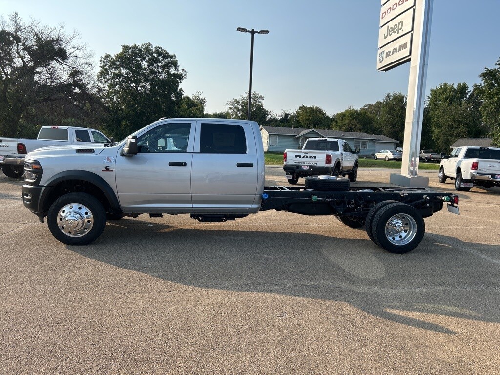 2026 Ram 5500 Tradesman photo 2