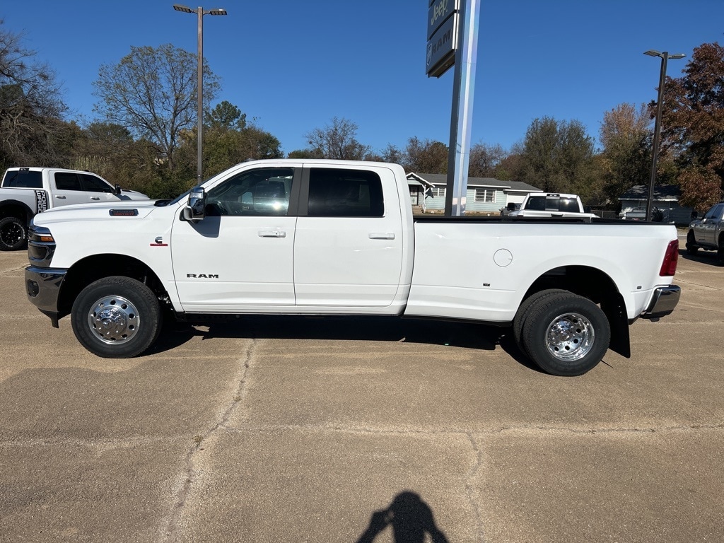 New 2026 Ram 3500 LARAMIE CREW CAB 4X4 8' BOX Pickup