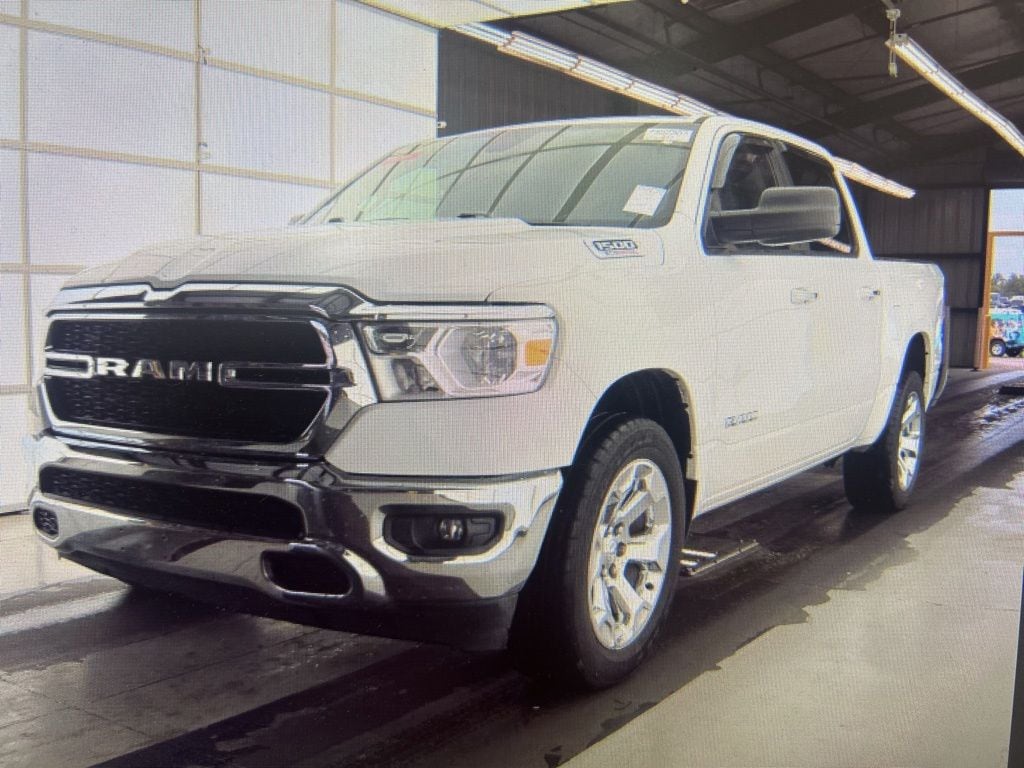 2020 RAM 1500 Big Horn/Lone Star 4x4 Crew Cab 5'7's photo
