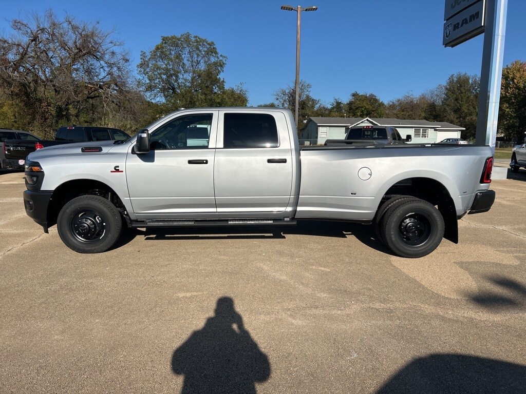 2026 Ram 3500 Tradesman photo 2